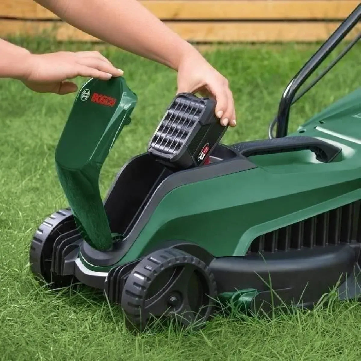 Bosch Cortacésped aBatería 18 V, 32 cm - Imagen 4