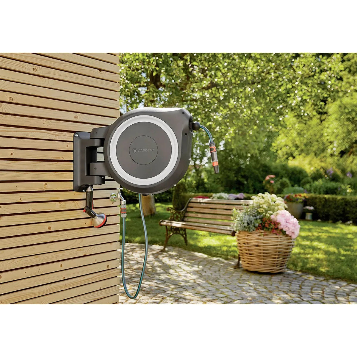 GARDENA Enrollador Automático RollUp L 30m Mural UV - Imagen 4