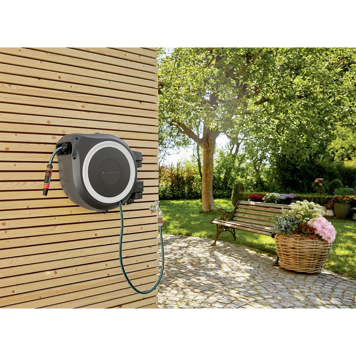 GARDENA Enrollador Automático RollUp L 30m Mural UV - Imagen 3